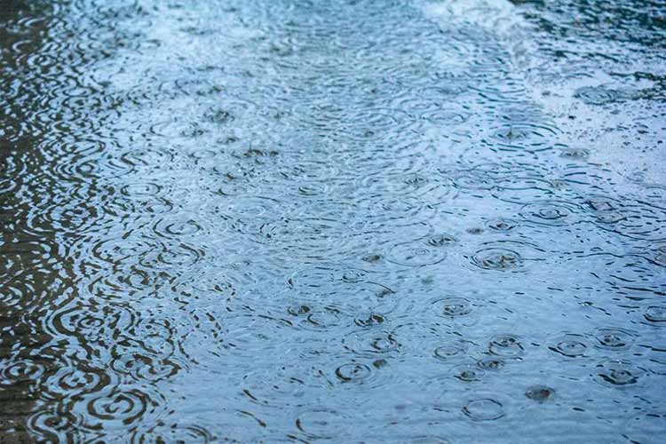 雨季來襲，如何對破碎篩分設(shè)備進(jìn)行保養(yǎng)？